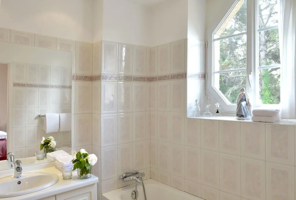 Hostellerie De La Motte Jean Saint-Coulomb Γαλλία